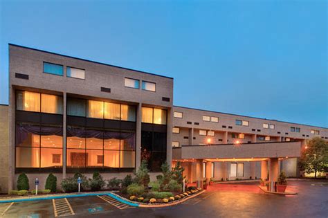 crowne plaza hotel connecticut.